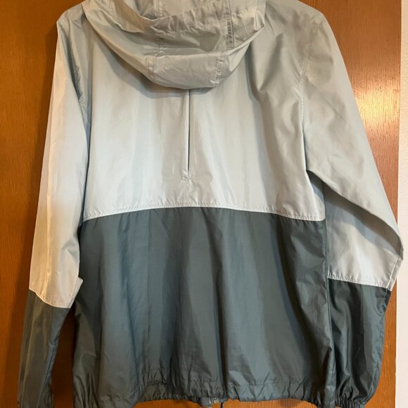 Size L Columbia Women's Flash Forward Windbreaker Jacket. Two-Tone Greens. - Picture 4 of 4